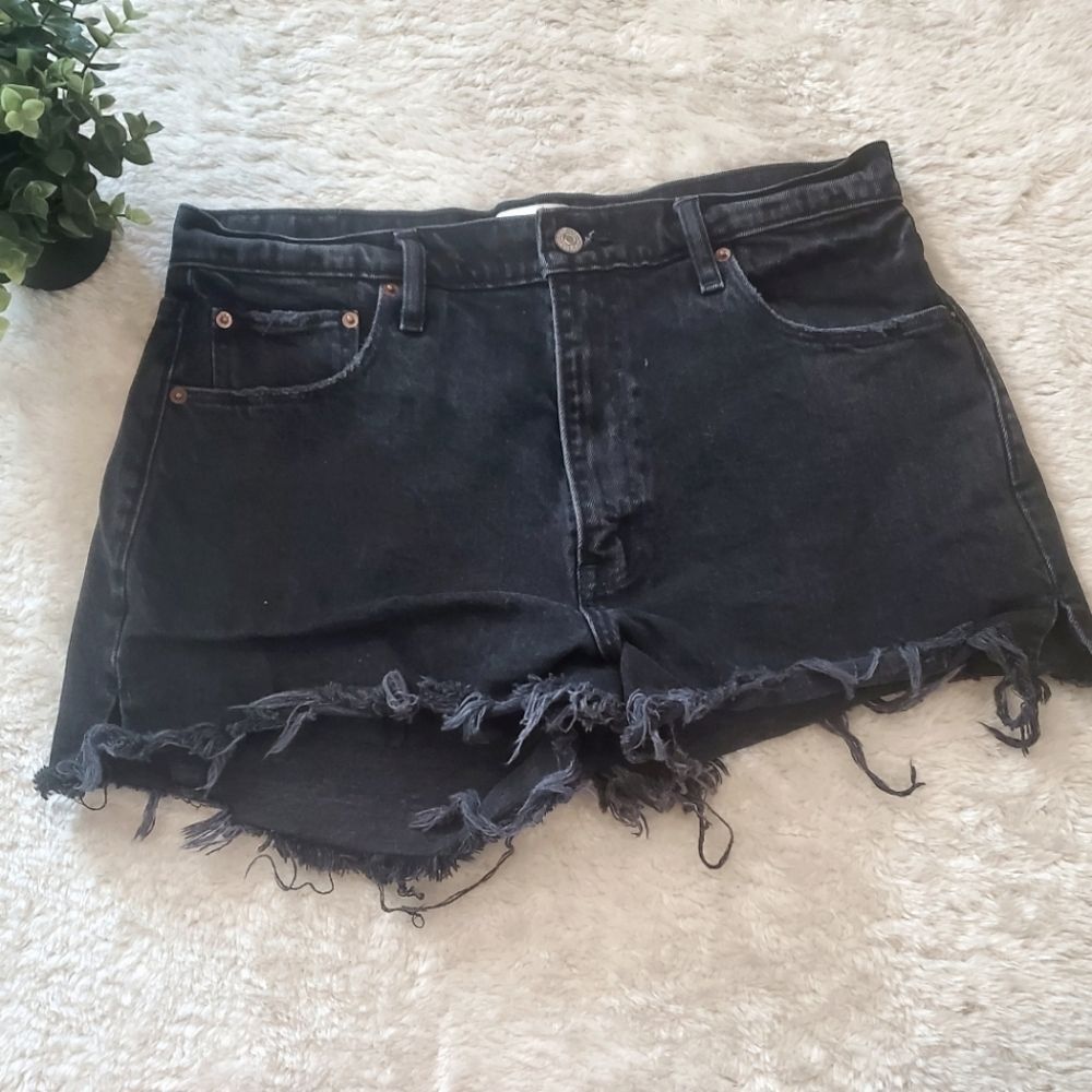Abercrombie & Fitch Black Denim High Rise The Mom Shorts, Size 31" / 12